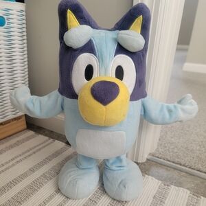 Dance & Talk Bluey-like New!